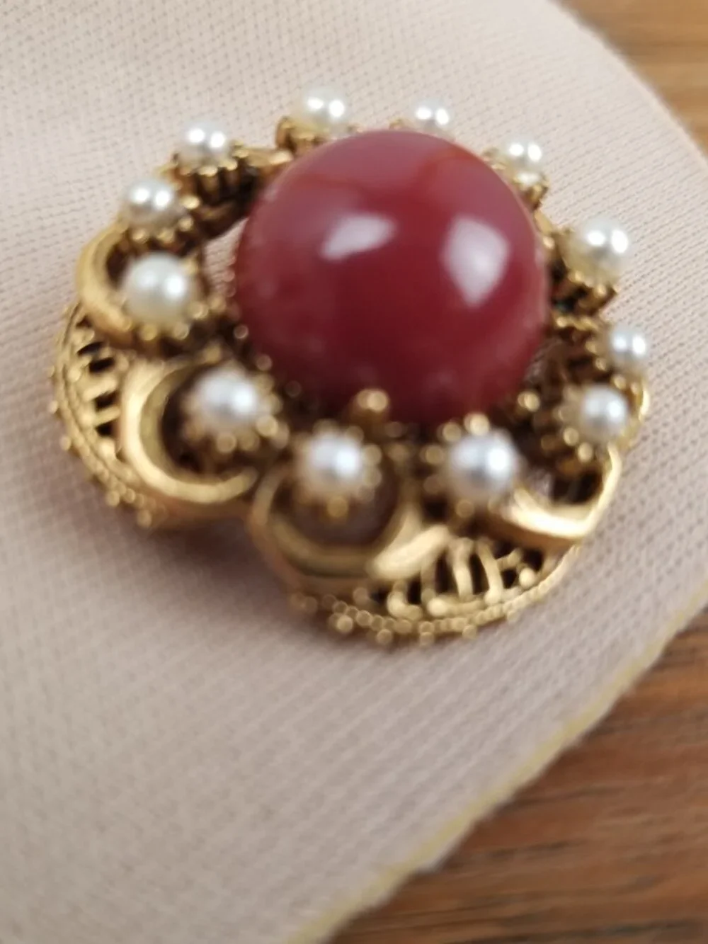 Vintage Florenza Cluster Pin Gold Ton Pearl Carnelian Signed 1 in Brooch