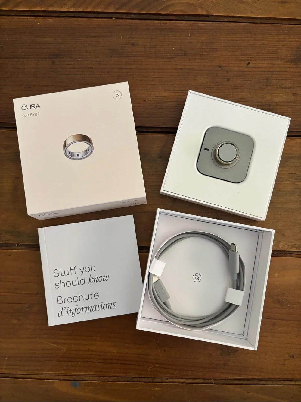Oura Ring 4 Gold with Accessories