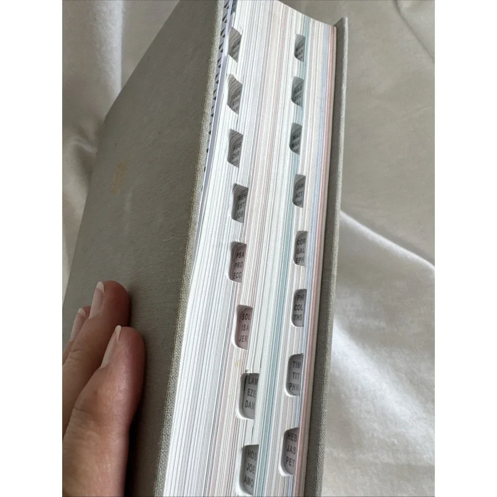 N/A she reads