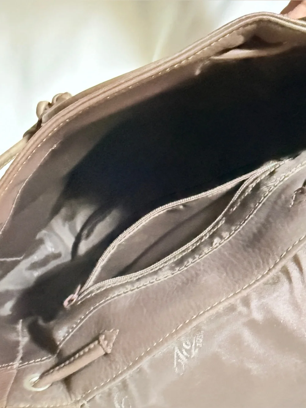 Fossil zip use
