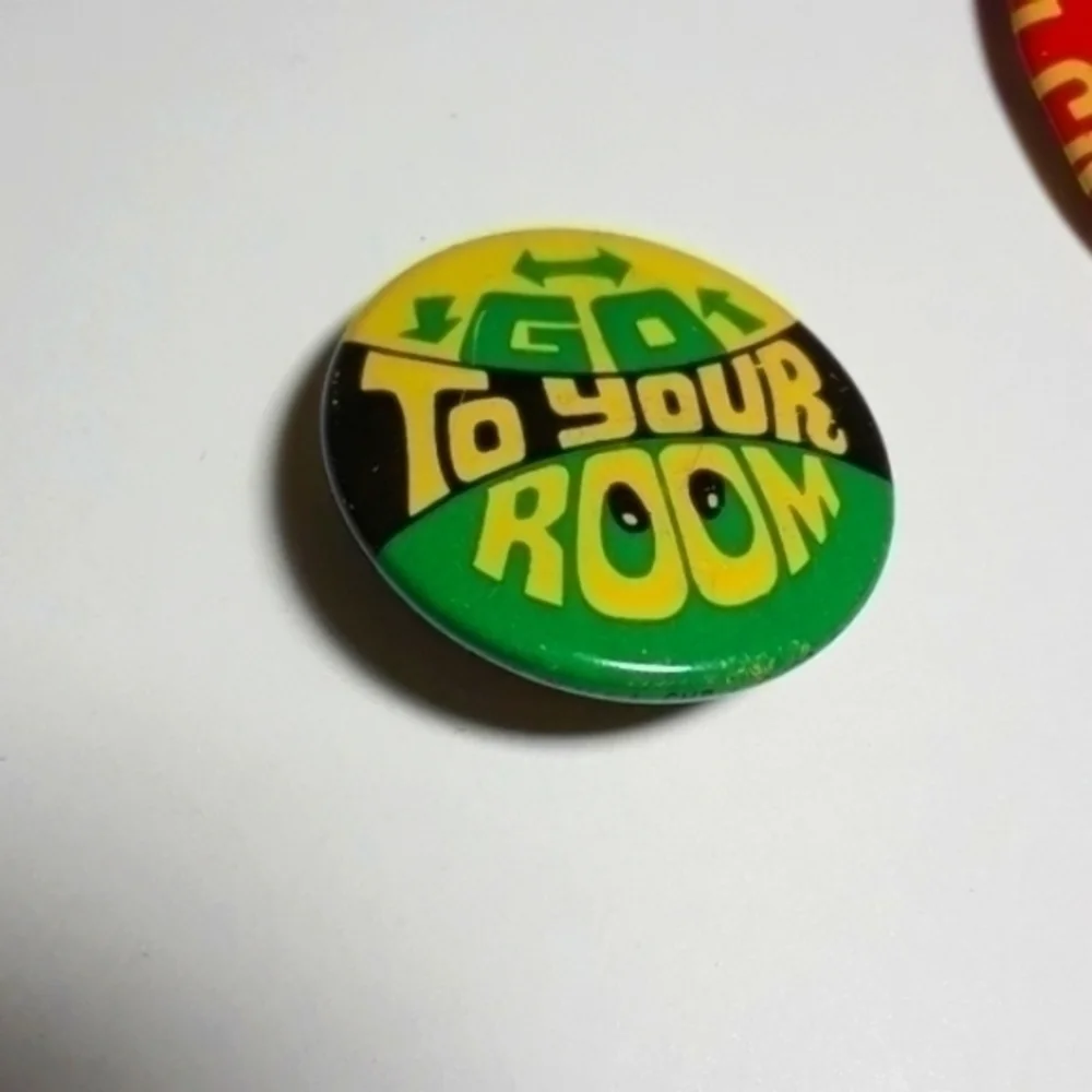 Vintage sayings pin