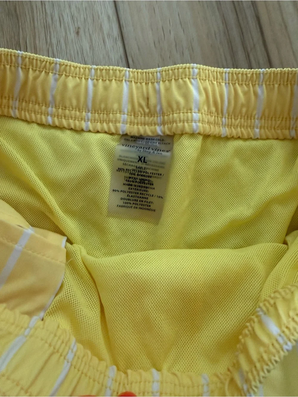 Vineyard Vines size xl