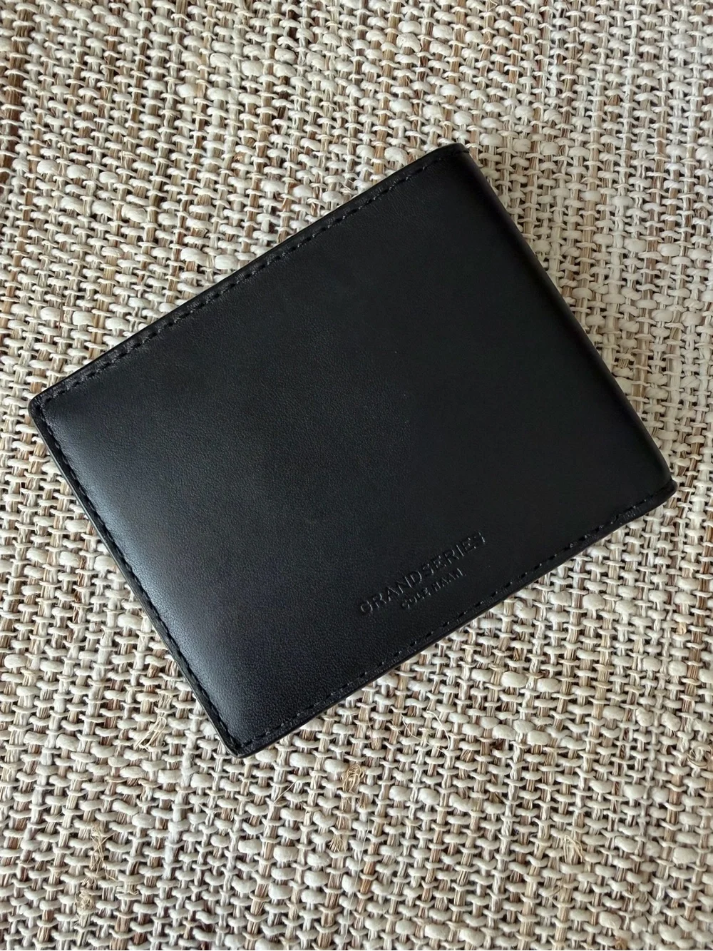 Cole Haan carry exterior profile