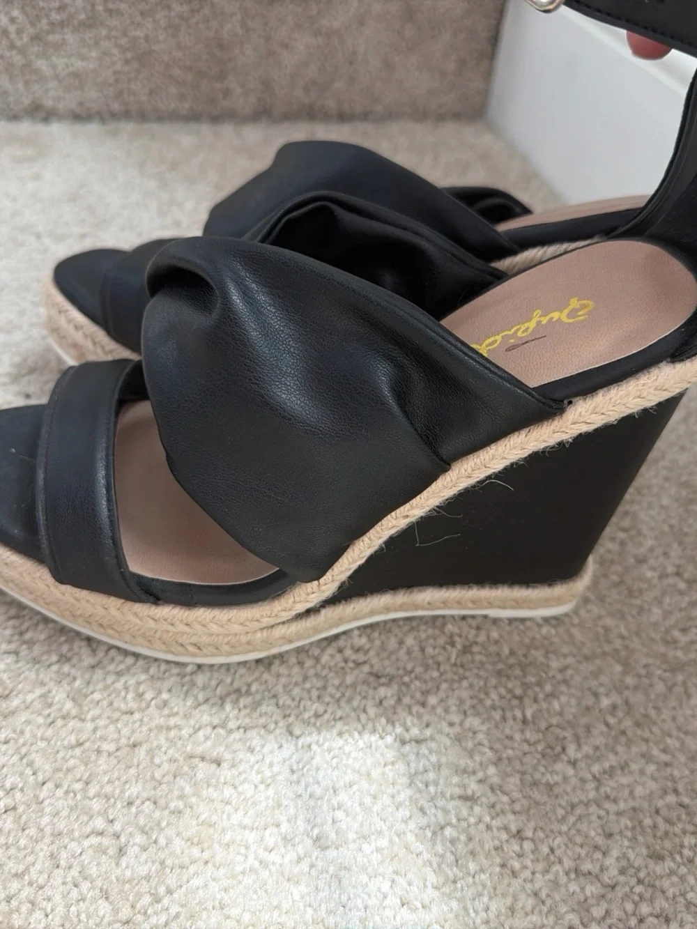 Buckle black front or