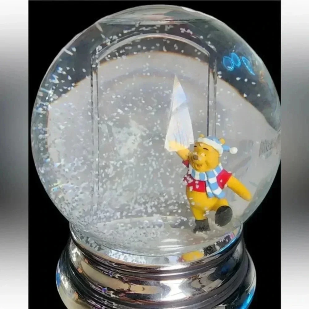 Disney Pooh Bear With Picture Frame ( RARE ) Edition Snowglobe