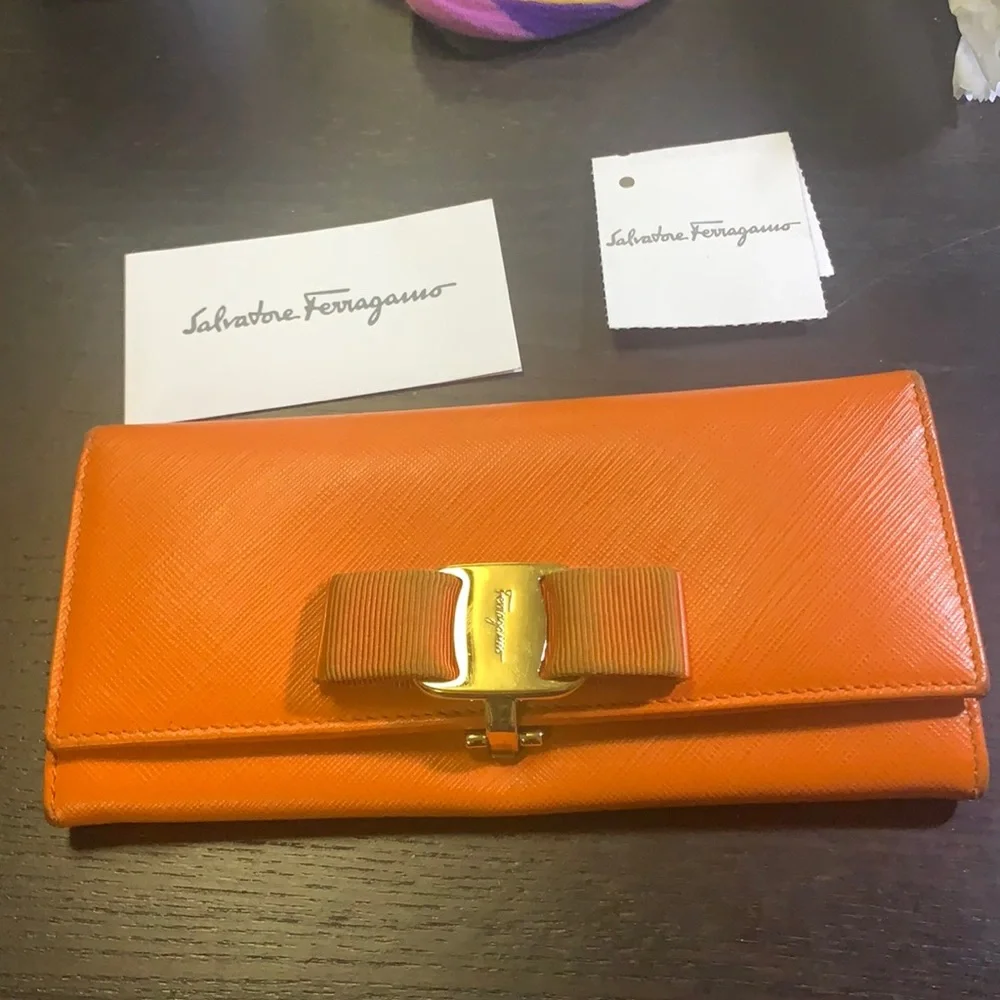 💗SALE💗 Salvatore‎ Ferragamo leather wallet