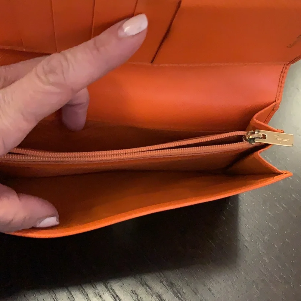 Salvatore Ferragamo 📌 leather