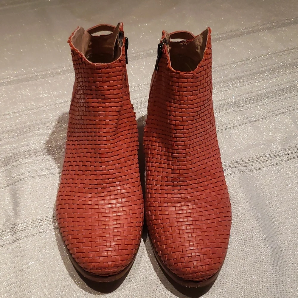Catherine Malandrino Bootie Boot Woven Leather Women's 40 RED