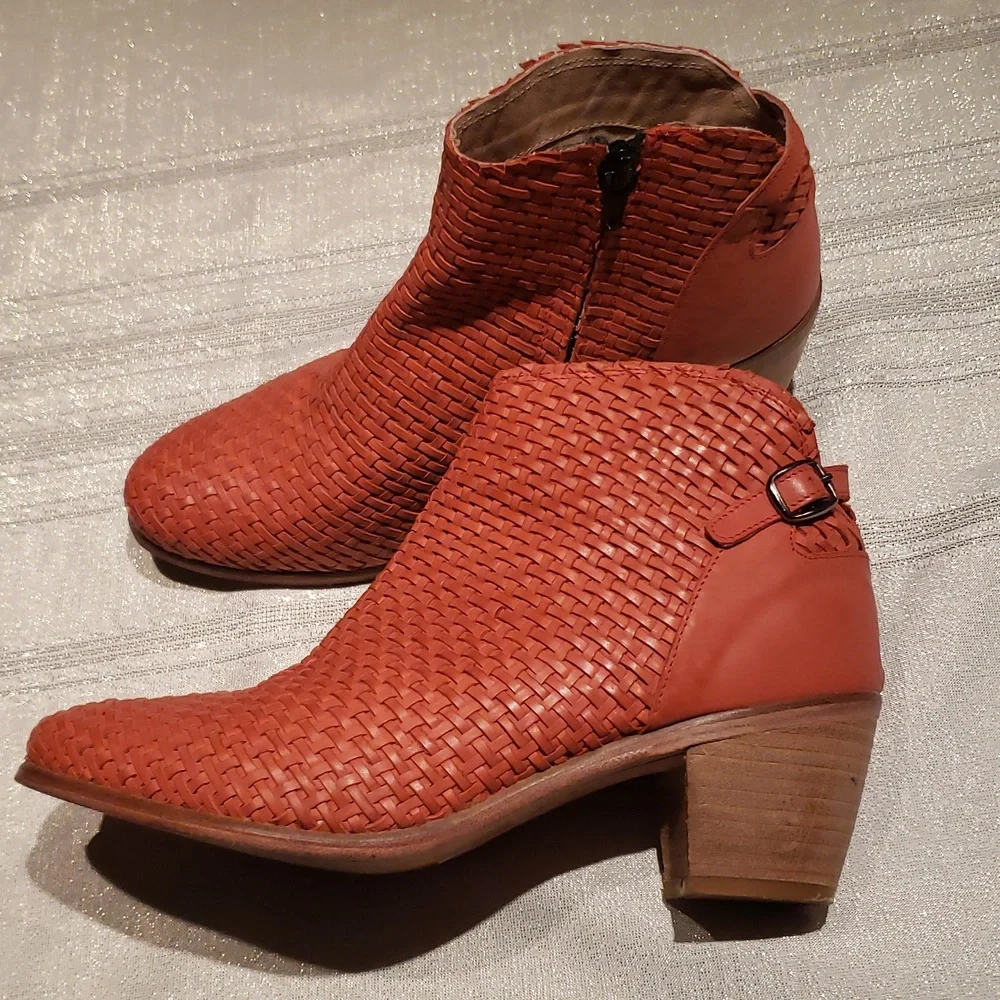Catherine Malandrino Bootie Boot Woven Leather Women's 40 RED