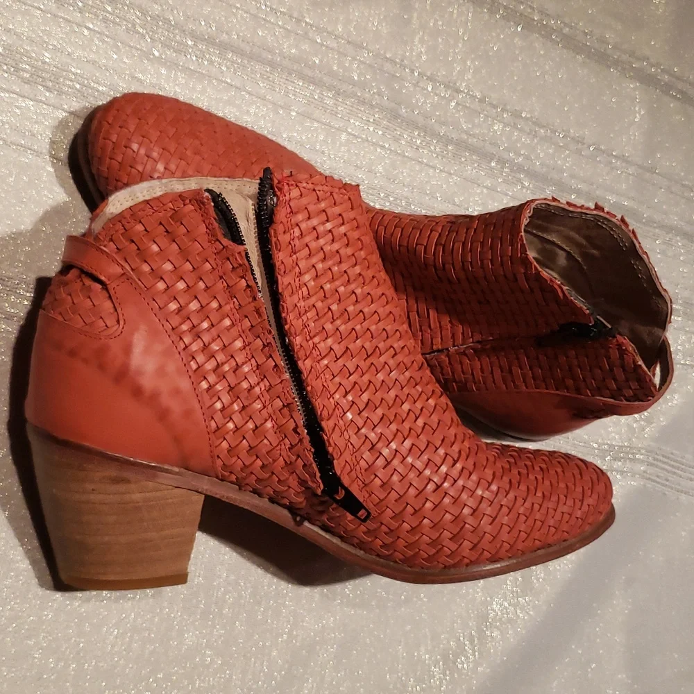 Catherine Malandrino Bootie Boot Woven Leather Women's 40 RED