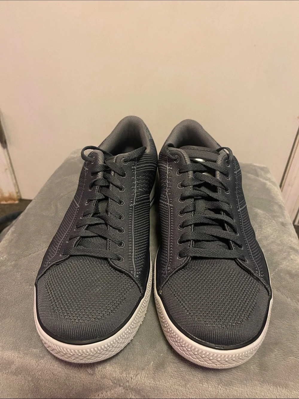 Skechers lightweight lace outsole