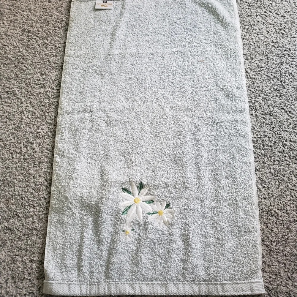 100% Cotton hand towel, 27