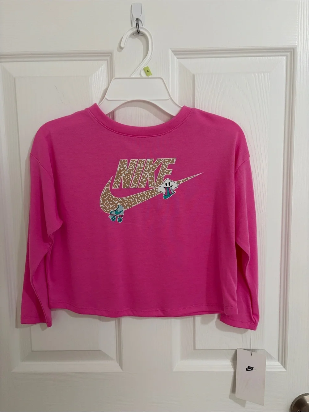 Nike Girls Pink Long Sleeve Graphic Crop Top size4