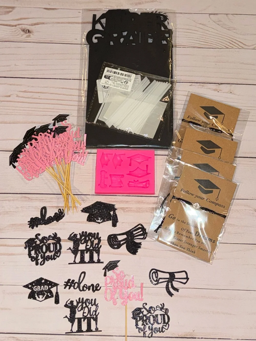 Graduation party accessories