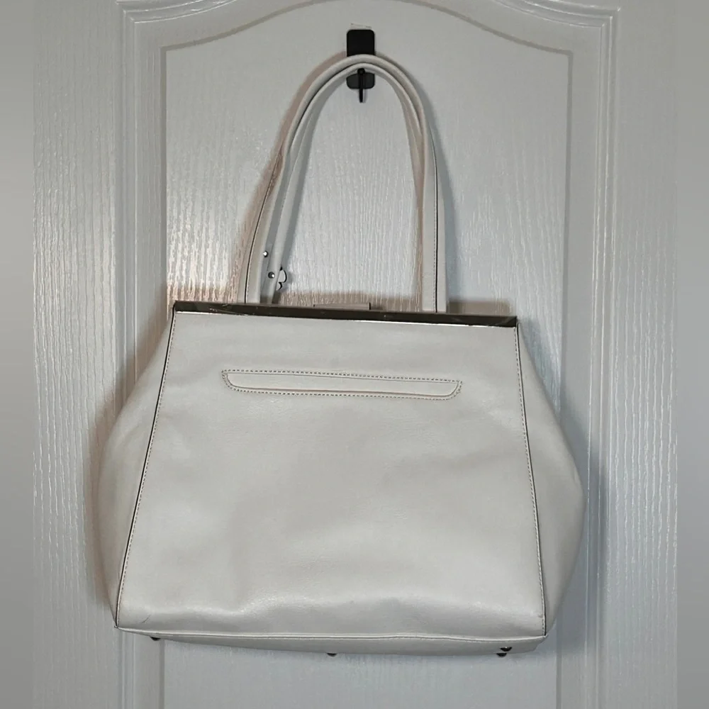 Vera Wang color white