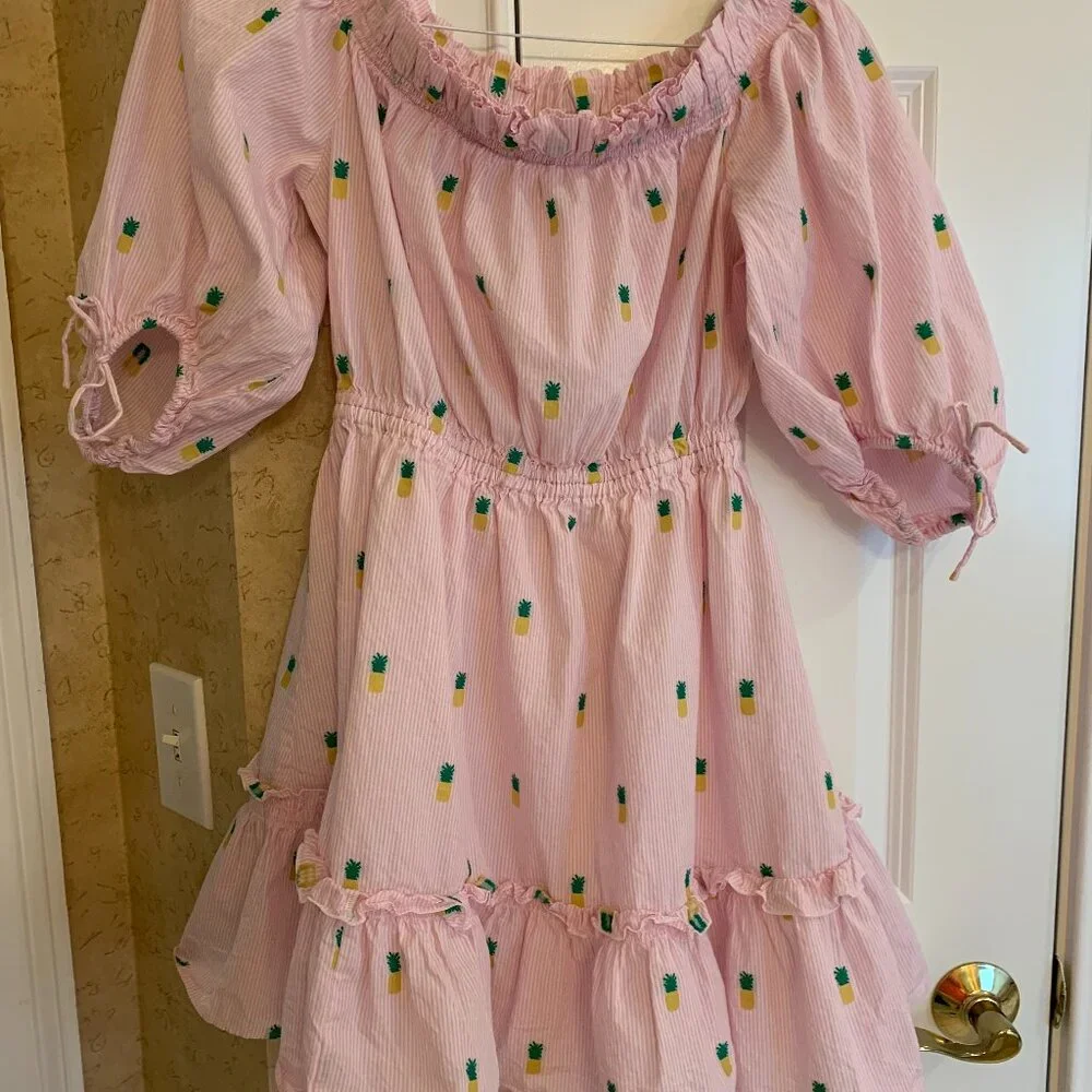 kate spade neckline sleeves