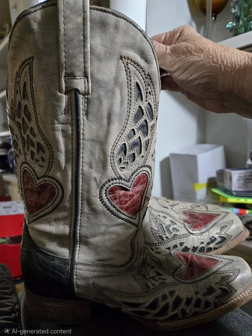Corral Heart Wings Women's 10 Cream Leather Western Boots with Red Heart Inlays