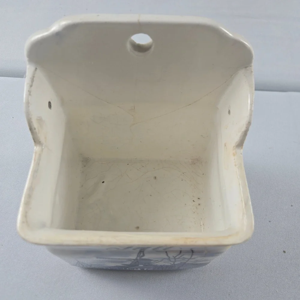 Unbranded vintage ceramic