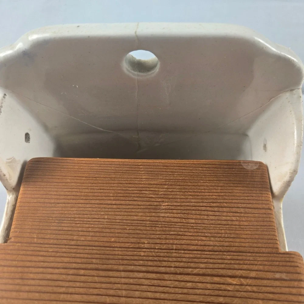 Unbranded vintage ceramic