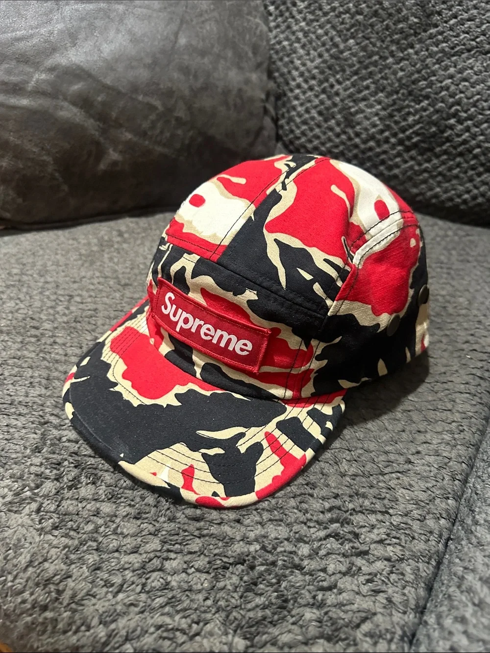 Supreme statement tiger