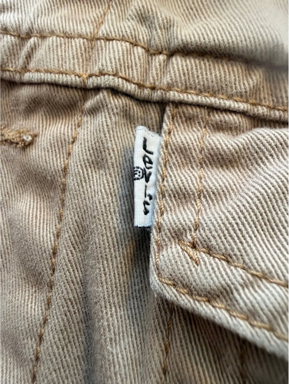 Levis add classic