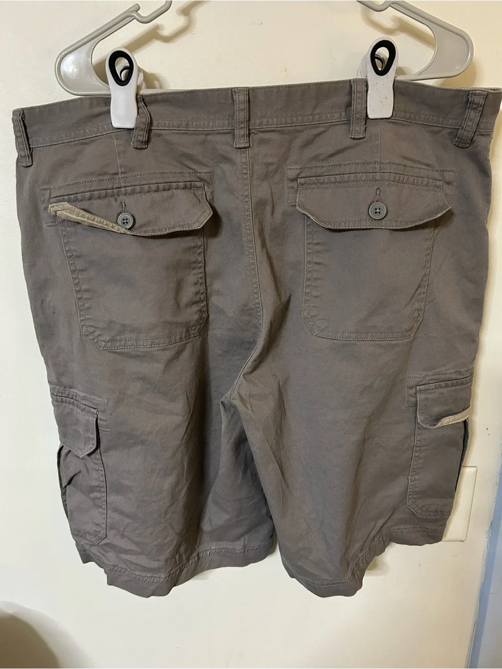 Sun River Men's Taupe Cargo Shorts with Multiple Pockets