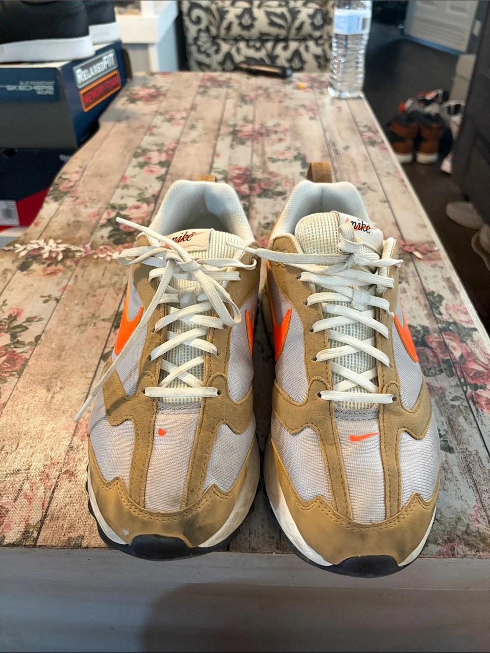 Nike air max dawn (elemental gold)