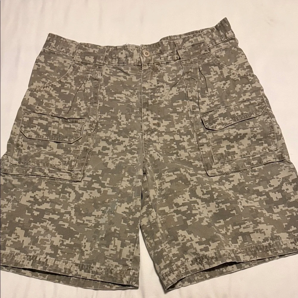 Cabela's 9 Pocket Hike Men's Digital Camo Cargo Shorts