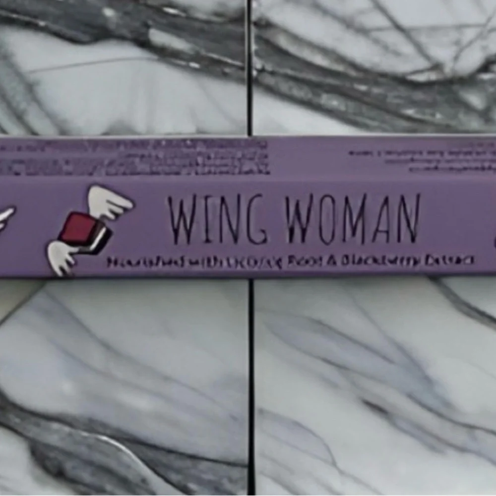 Jeffree Star pink includes