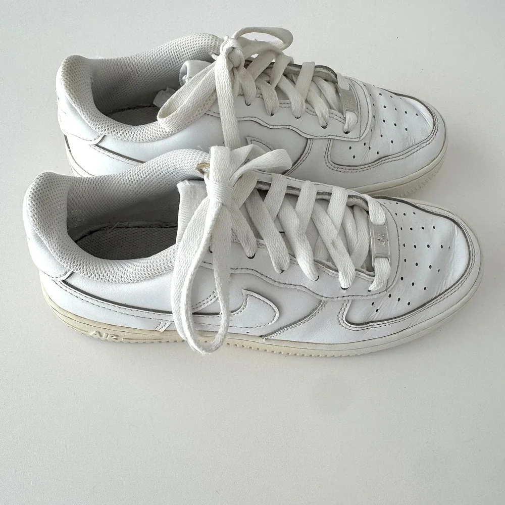 Nike Air Force 1 Low Kids White Leather Sneakers Shoes Size‎ 5.5 Youth