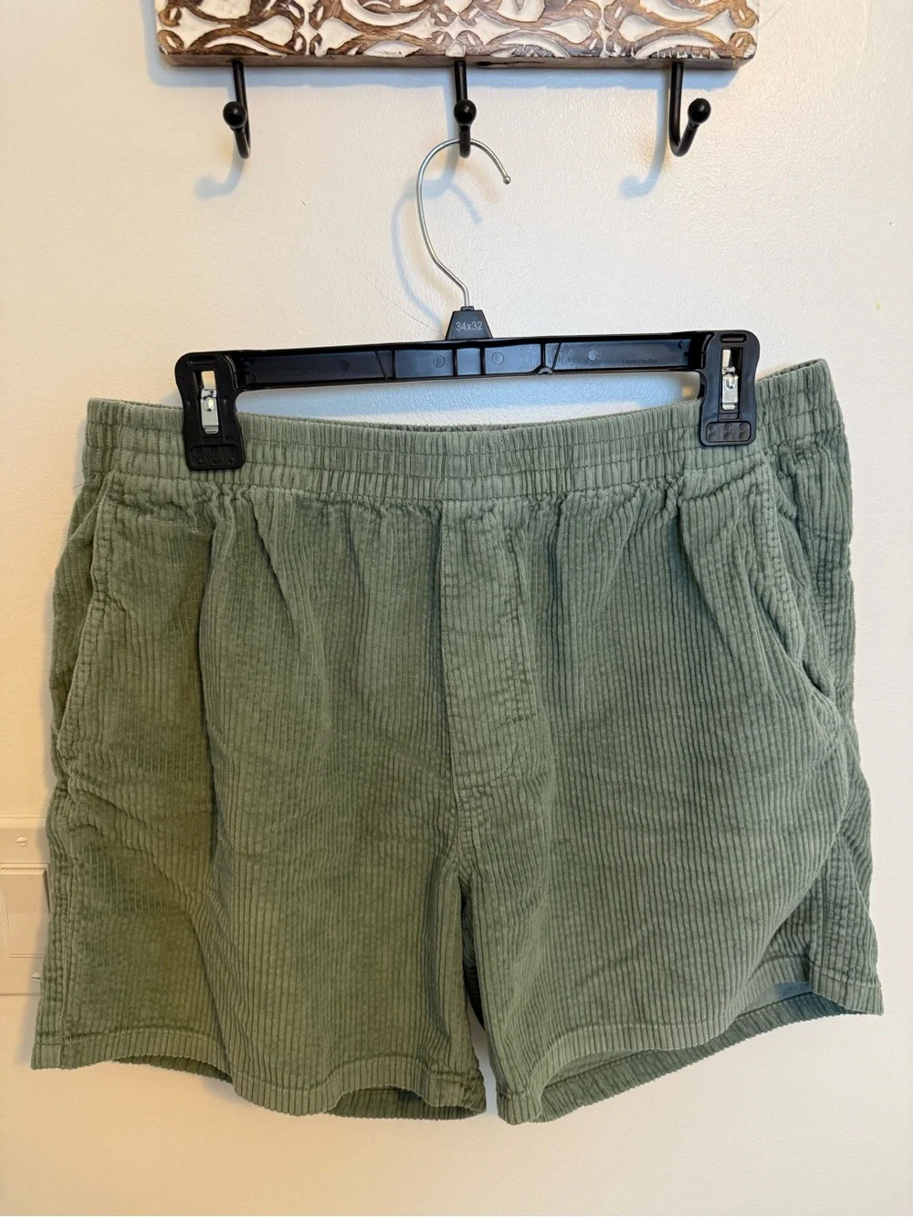 Madewell Corduroy Shorts in Sage