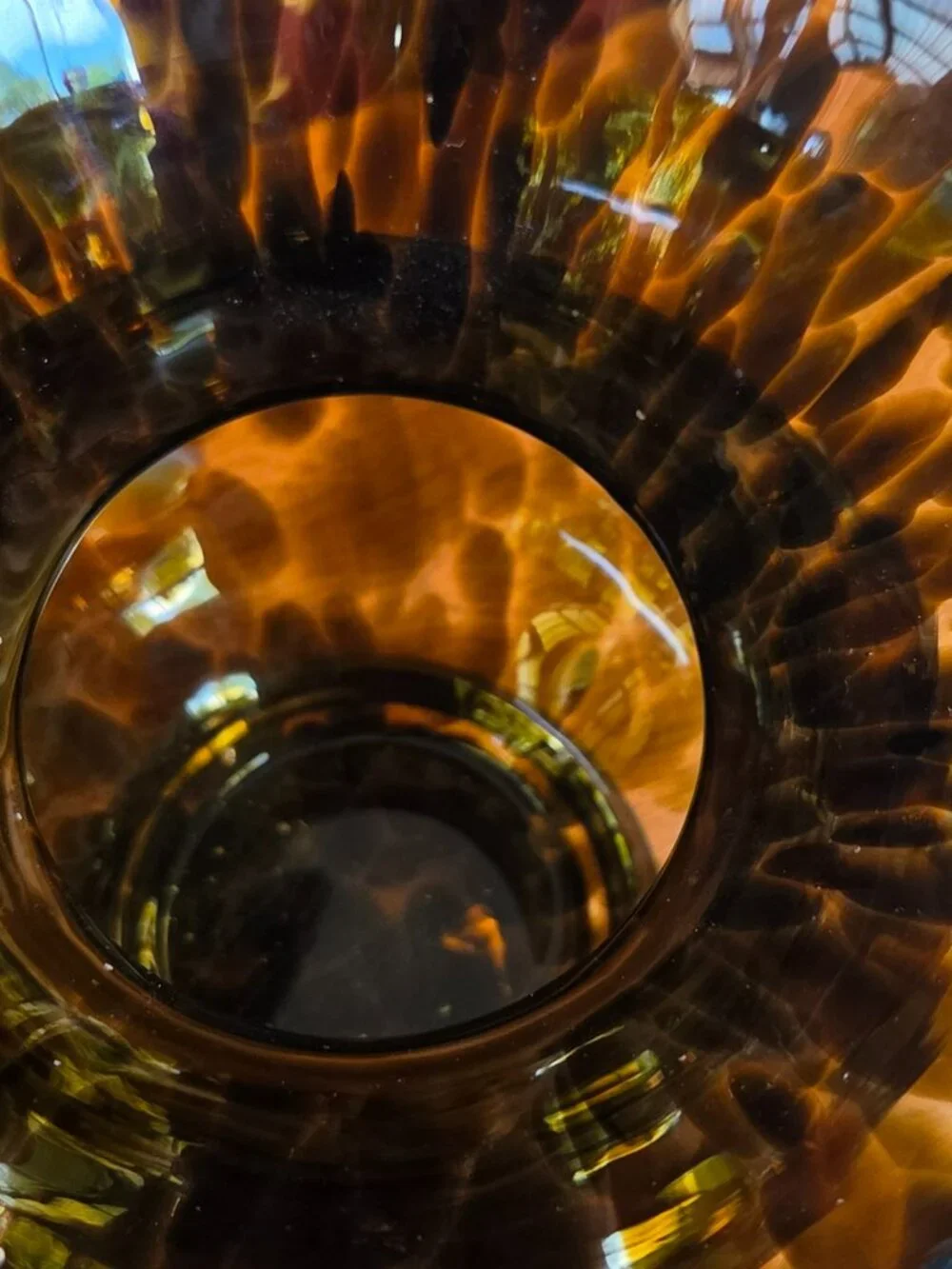 N/A beautiful vase tortoiseshell