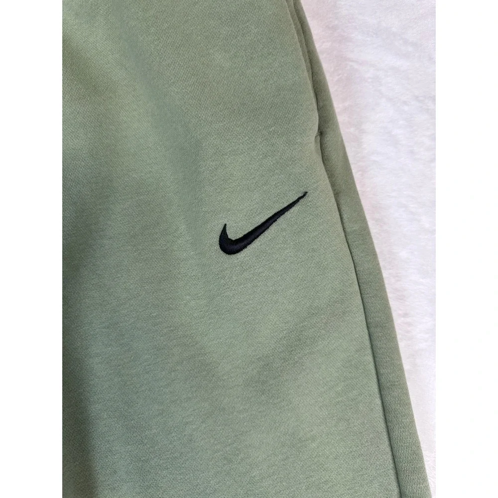 Nike cuffs athletic