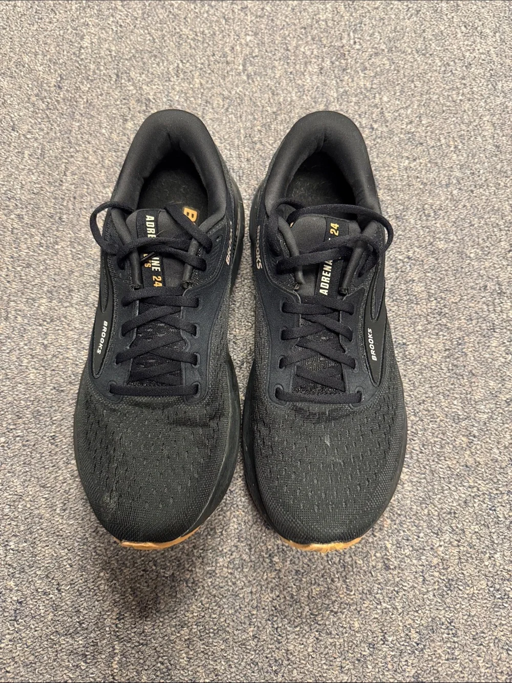 Brooks Adrenaline GTS 24 Black with Gum Accent