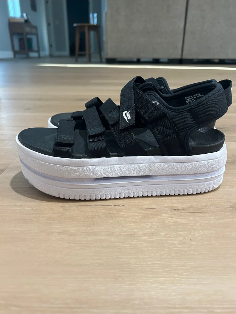 Nike lightweight sandals