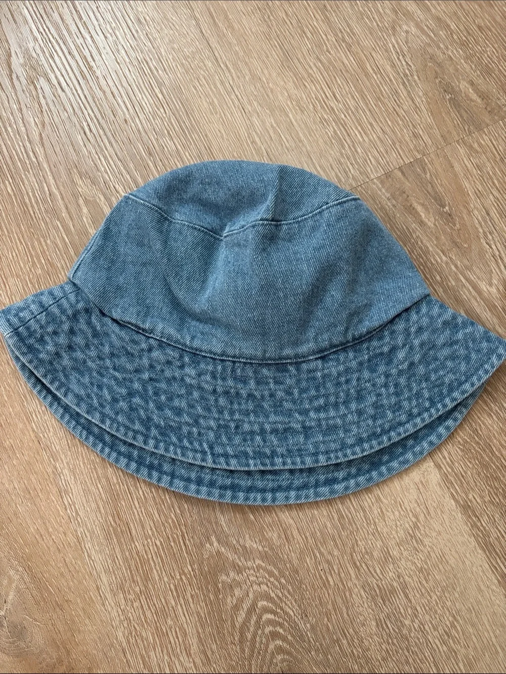 Gap kids denim bucket hat nwt!