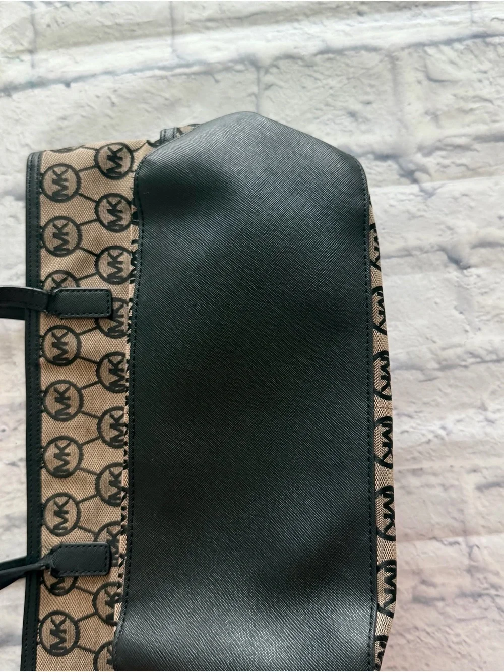 Michael Kors timeless logo