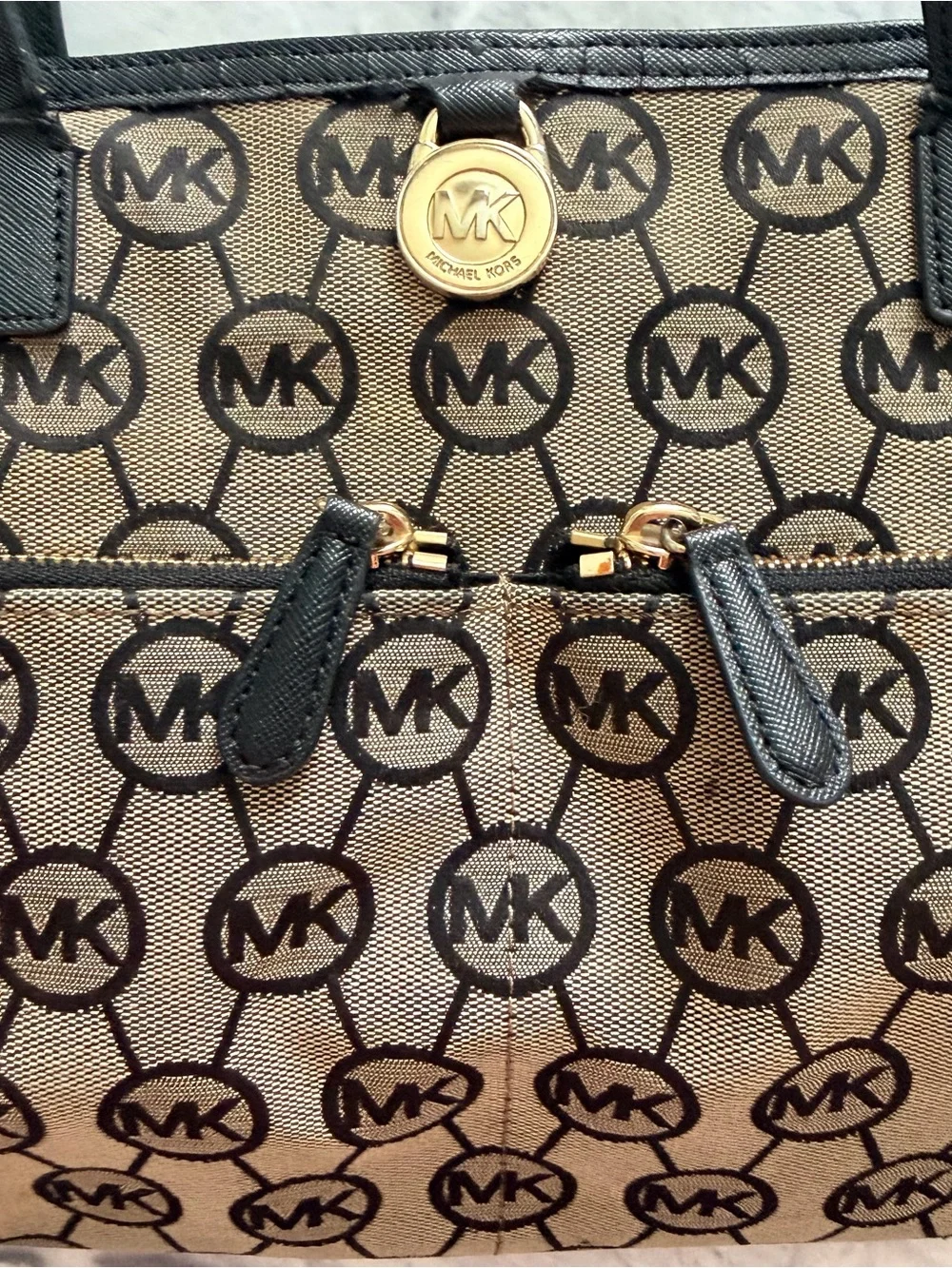 Michael Kors leather tan loved