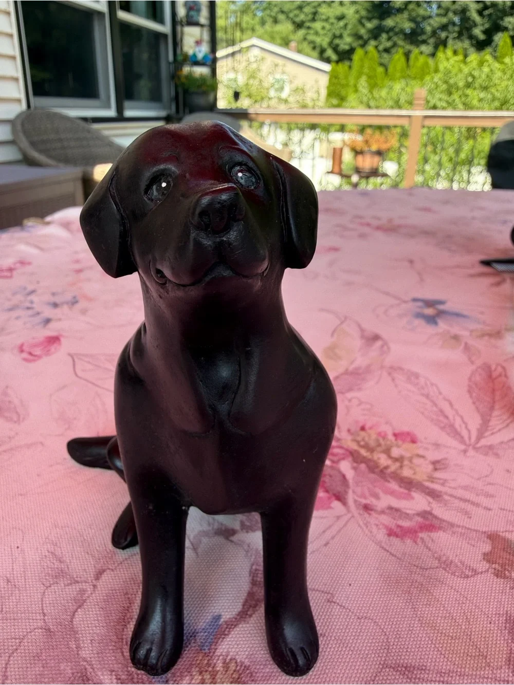 N/A black accent figurine