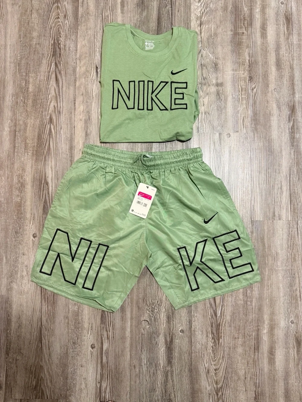 Nike vibrant tee