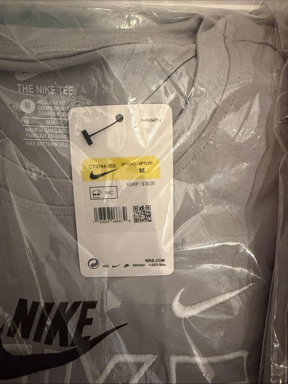 Nike vibrant tee