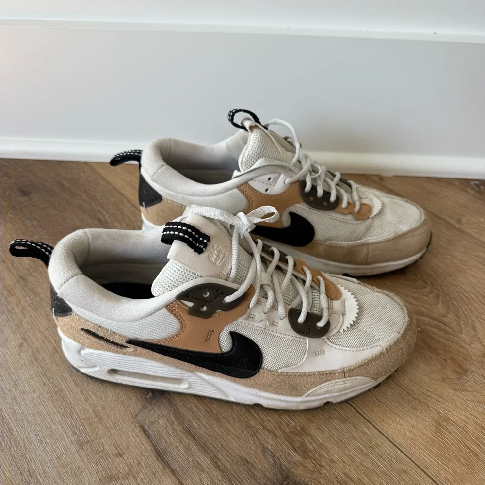 Nike light wear