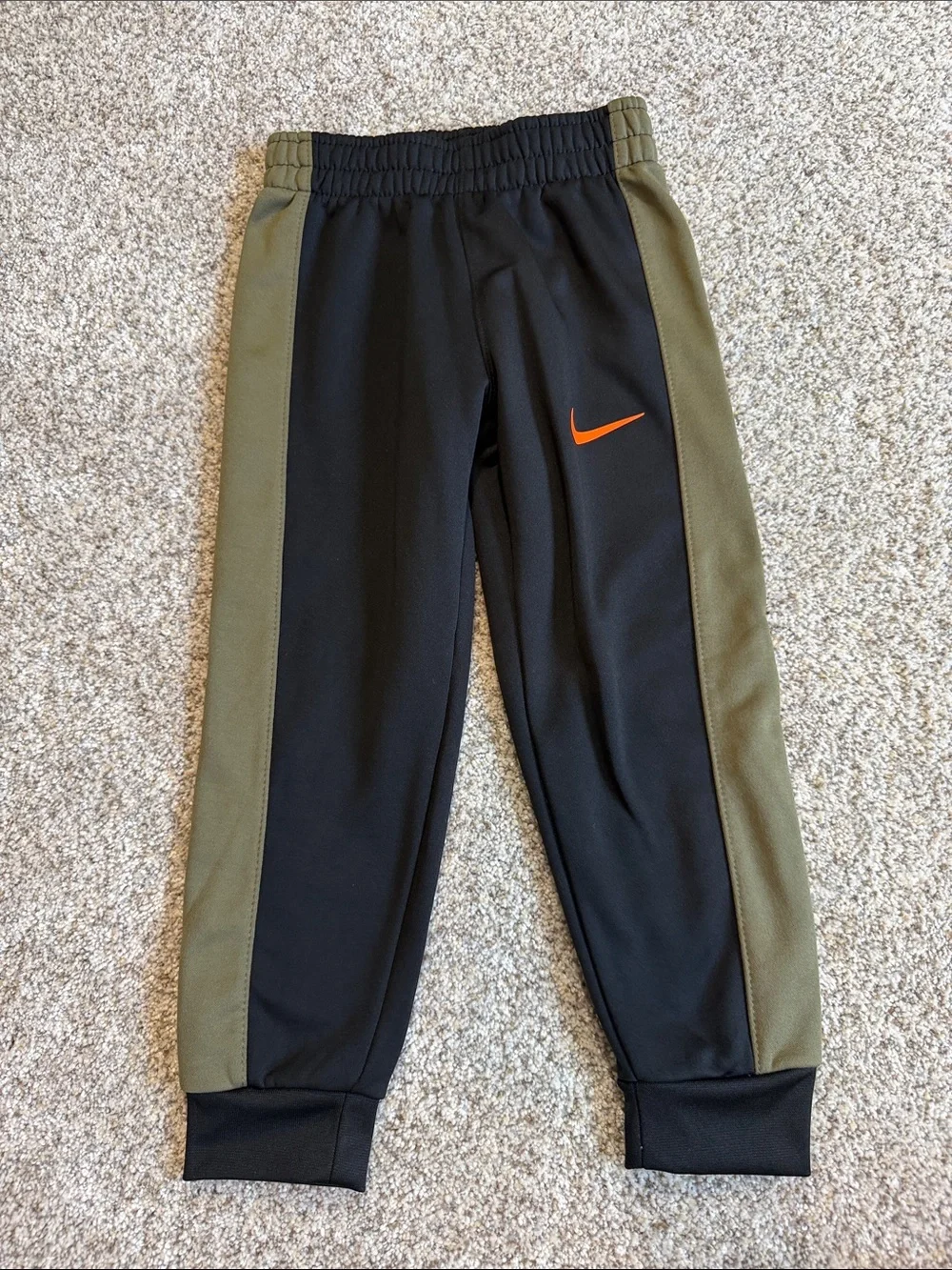 Nike Olive Green & Black Therma-FIT Hoodie and Joggers Set - S