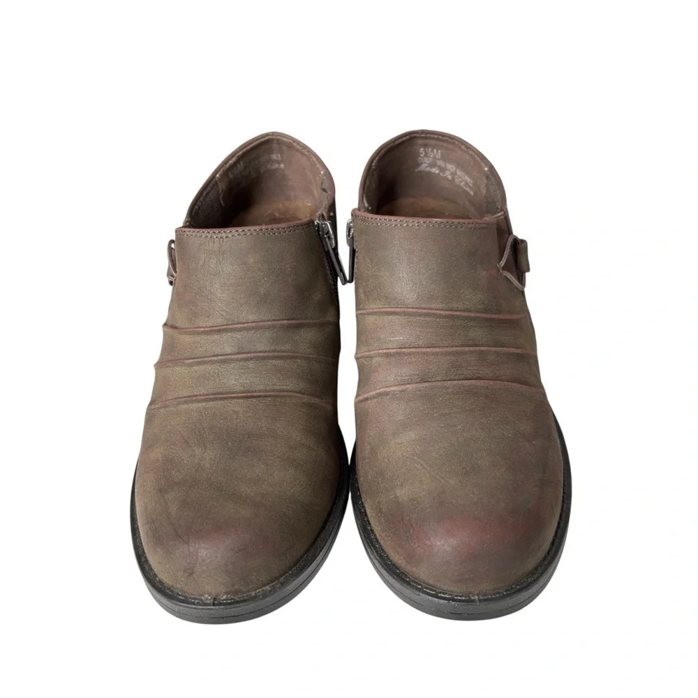 Easy Street Korey Shooties Distressed Matte Brown Comfort Size 5.5 Bootie VEGAN