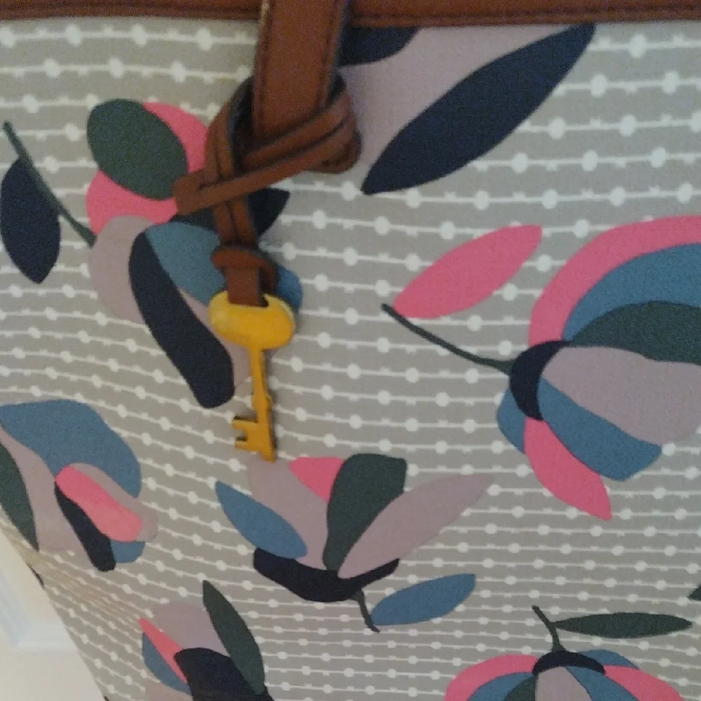 Fossil these totes