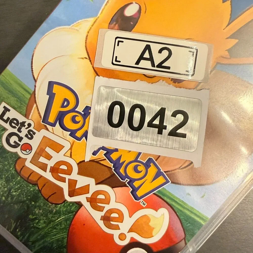 Nintendo Switch Pokémon: Let's Go Eevee in Original Case Multiplayer Online