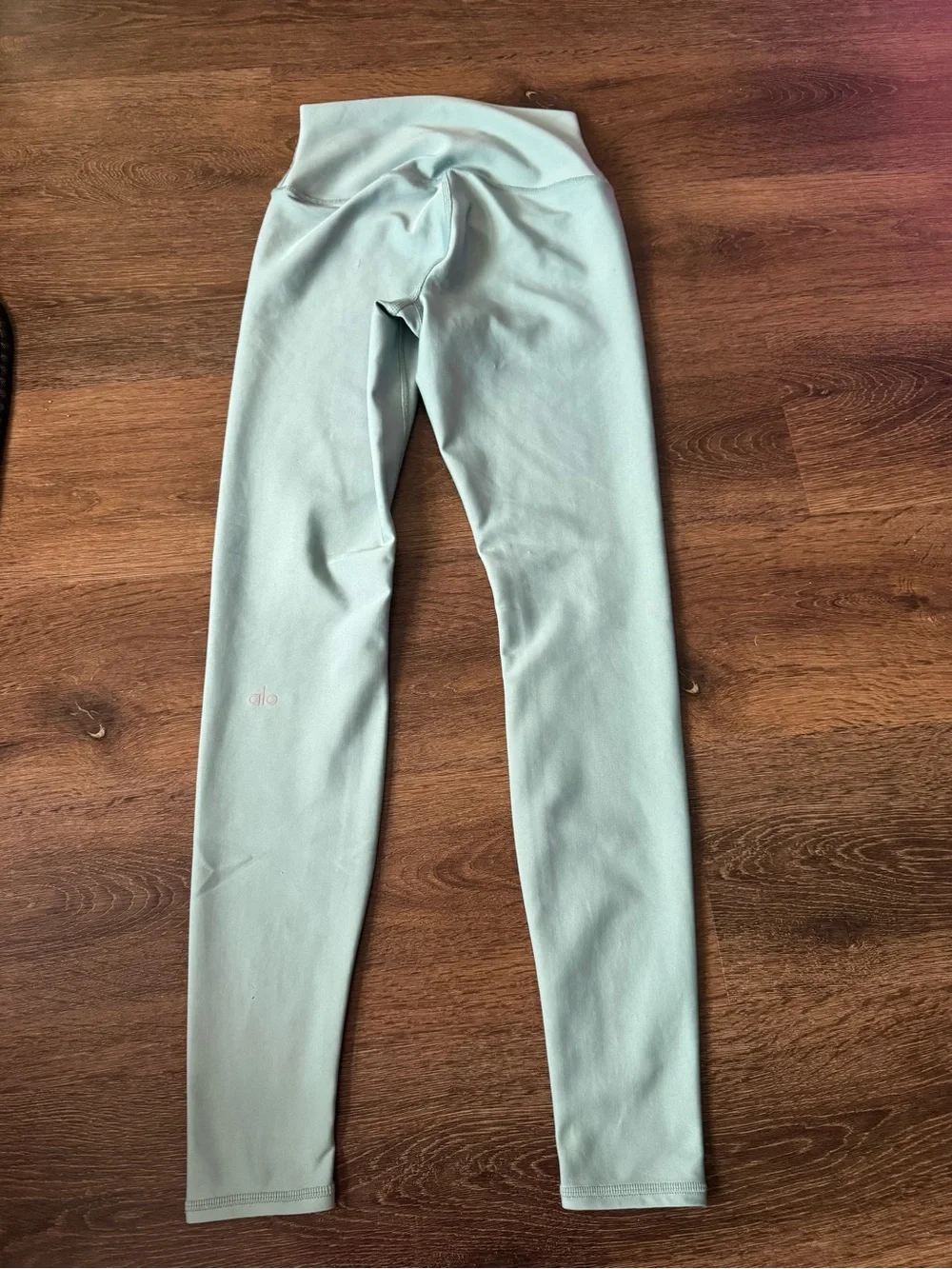 ALO Yoga smooth sage