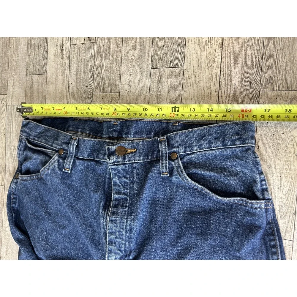 Men's Wrangler Jeans pants Size 34x32 Blue Denim Western Workwear Country