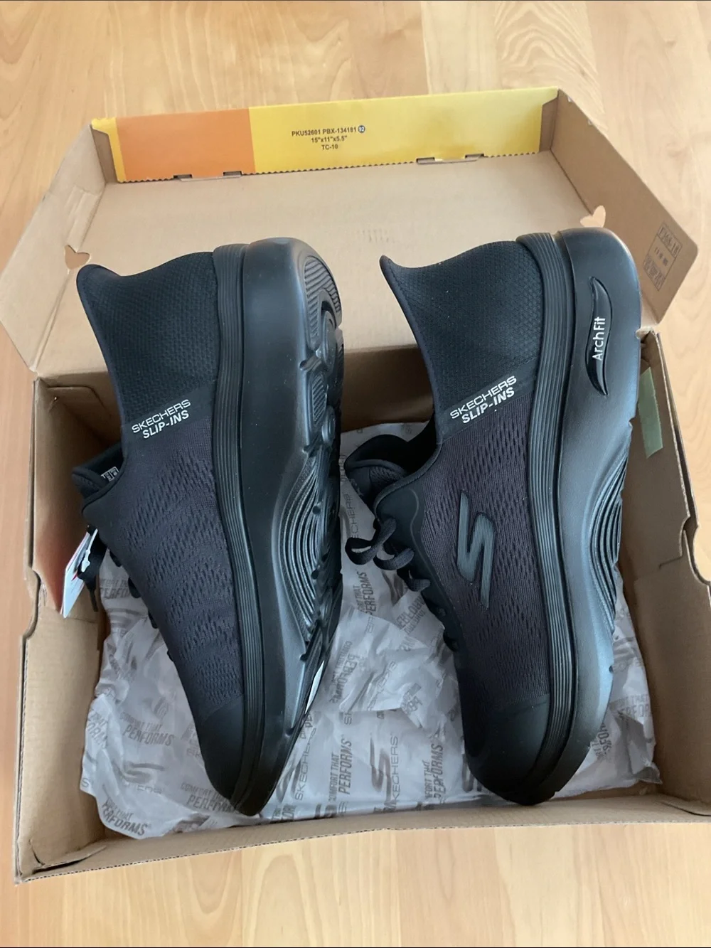 Skechers lace athletic roomy