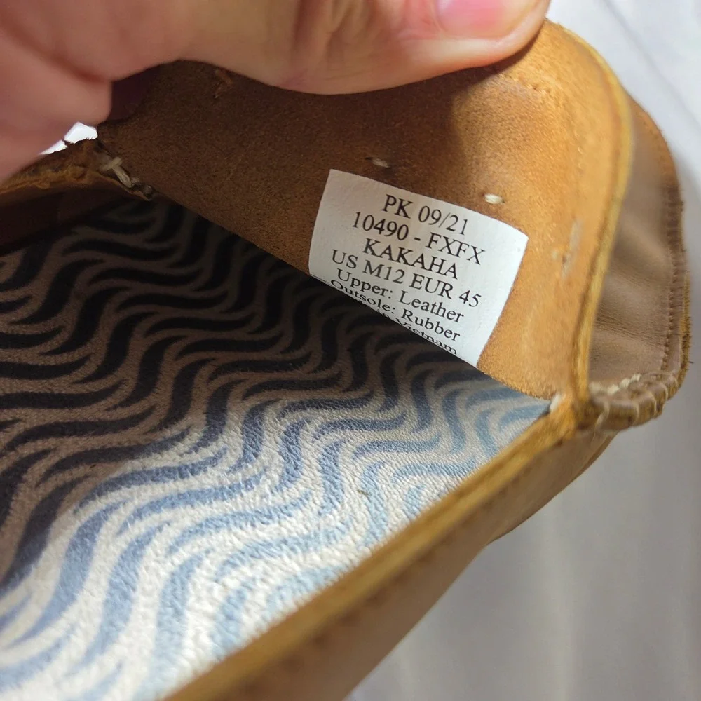 OluKai kakaha leather